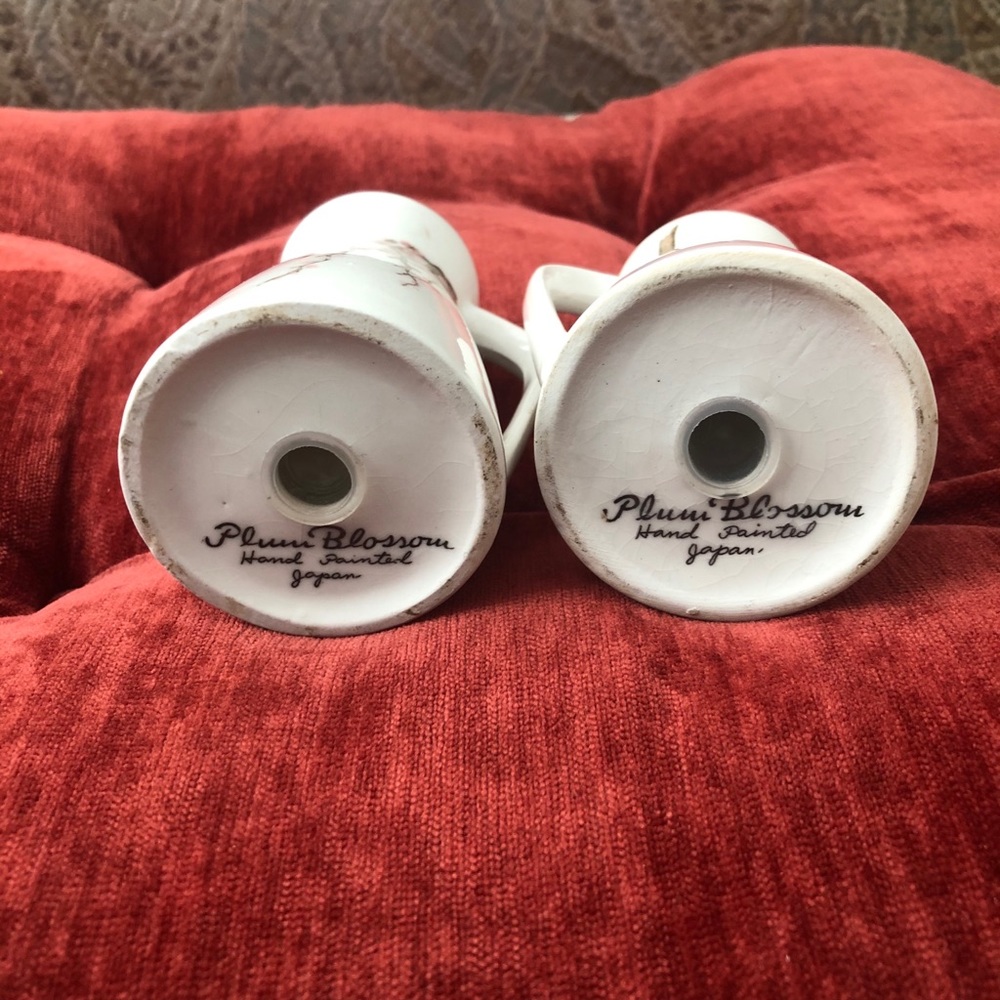 Vintage Salt & Pepper Shakers - Picture 4 of 4